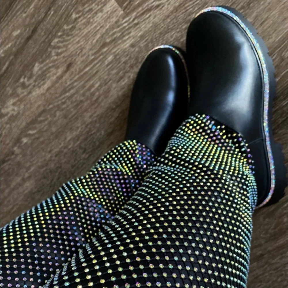 Stylish Black Shoes - Picture 2 of 4